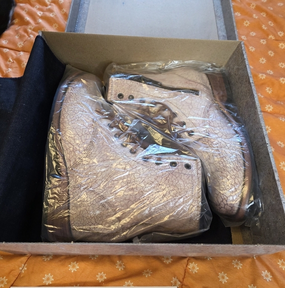 Freebird Manchester Pink Boots - Picture 4 of 16